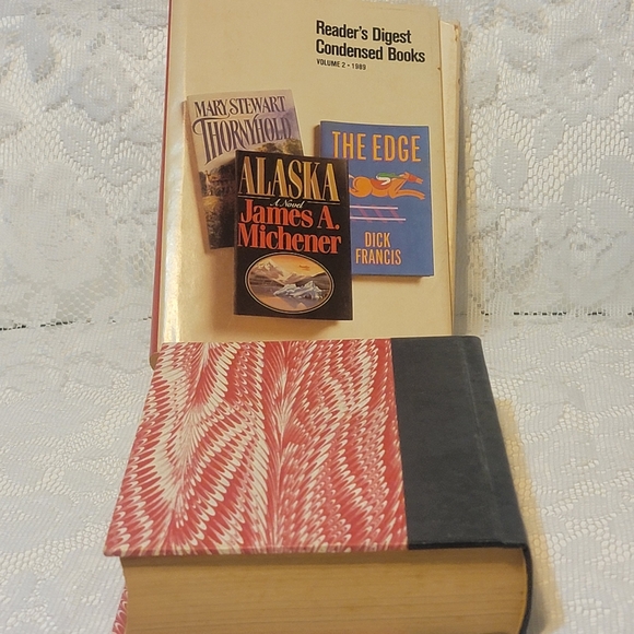 Vintage Reader's Digest Condensed Books Volume 2 1989 - Picture 12 of 12